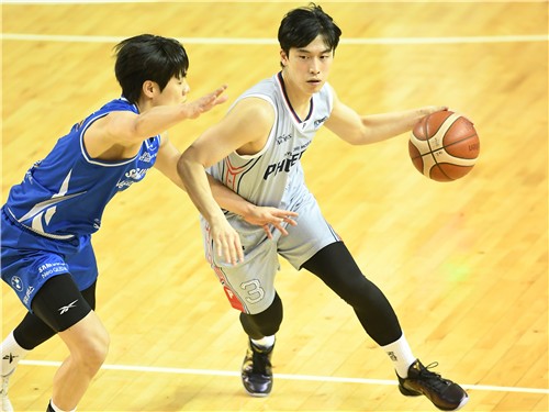 프로농구 현대모비스, 삼성 꺾고 3연패 탈출…박무빈 14어시스트