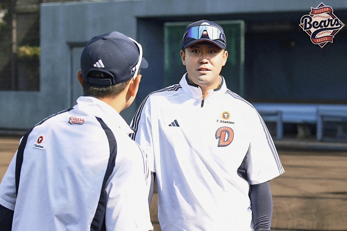 프로야구 두산 정재훈·손지환 코치, 일본 마무리 캠프 합류