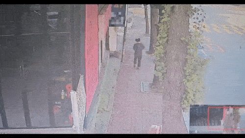 유통책이 필로폰을 숨기는 모습