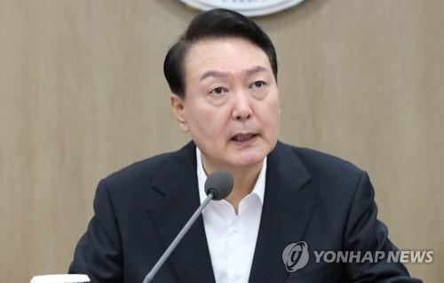 (3ª AMPLIACIÓN) Yoon menciona los intereses nacionales tras la prohibición del embarque en el avión presidencial de los periodistas de la MBC