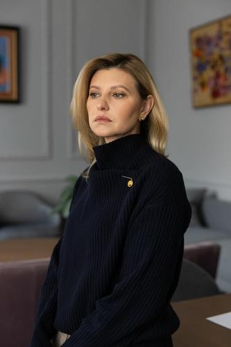 La foto, sin fechar, proporcionada por la oficina presidencial de Ucrania, muestra a la primera dama ucraniana, Olena Volodímirivna Zelenska. (Prohibida su reventa y archivo)