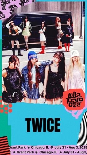 La imagen, sin fechar, proporcionada por Lollapalooza, muestra al grupo femenino de K-pop TWICE. (Prohibida su reventa y archivo)