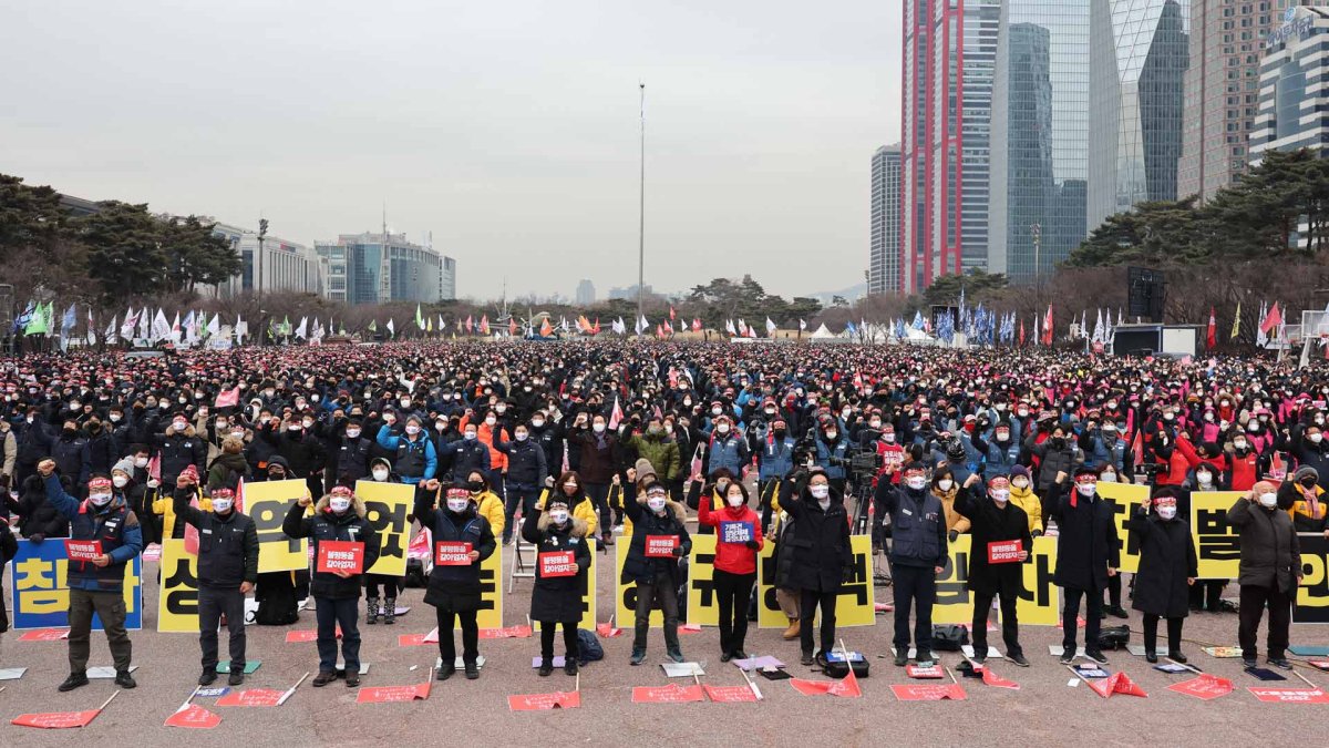 "정부, 기대 배신"…여의도서 민중총궐기 집회