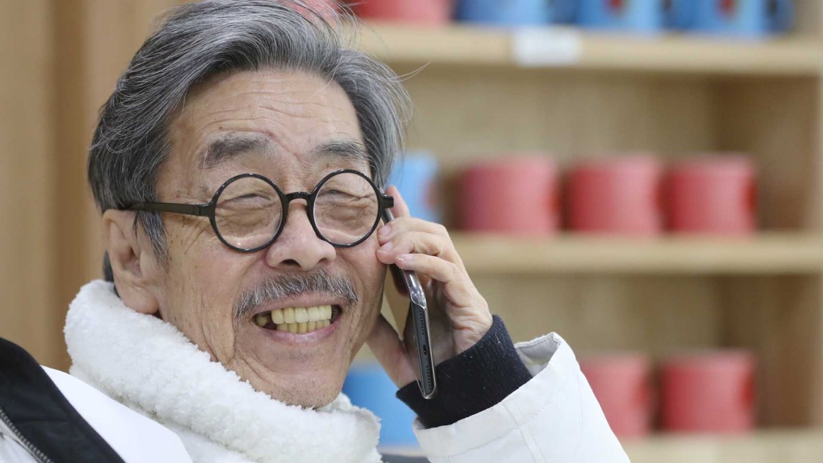El popular novelista Lee Oi-soo fallece a los 75 años