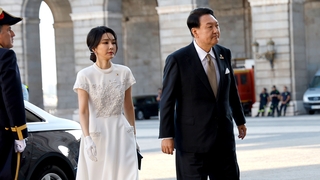 Le président Yoon et son épouse participent à un dîner de gala organisé par le roi d'Espagne