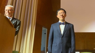 Un mathématicien américain d'origine coréenne reçoit la médaille Fields