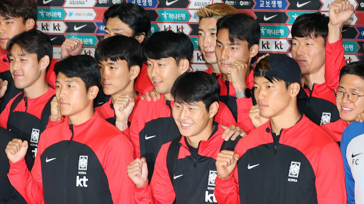 المنتخب الكوري يعود أدراجه بعد خسارته في مباراة له بالدور الستة عشر