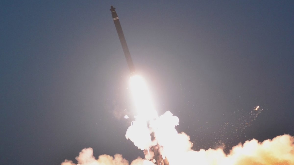 북한 "순항미사일 발사시험…핵전투무력 임전태세 과시"
