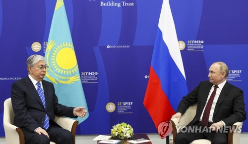 푸틴, 카자흐스탄에 "구소련도 역사적으론 러 일부"…추종 압박