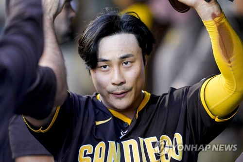 Ha-Seong Kim named Padres' winner of 2023 Heart & Hustle Award