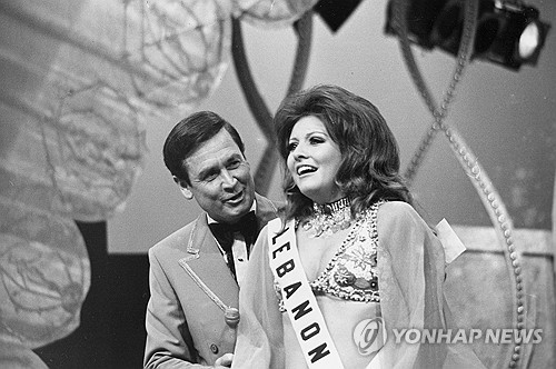 美 미녀대회 단골 진행자 밥 바커 별세…향년 99세