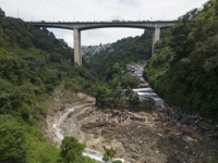 '폭우' 과테말라서 강물이 판자촌 휩쓸어…"최소 19명 사망실종"