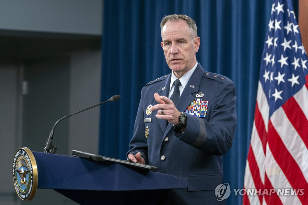 El secretario de prensa del Pentágono, el mayor general Pat Ryder, habla durante una conferencia de prensa en el Pentágono cerca de Washington el 1 de octubre de 2024 en esta fotografía publicada por Associated Press. (Yonhap)