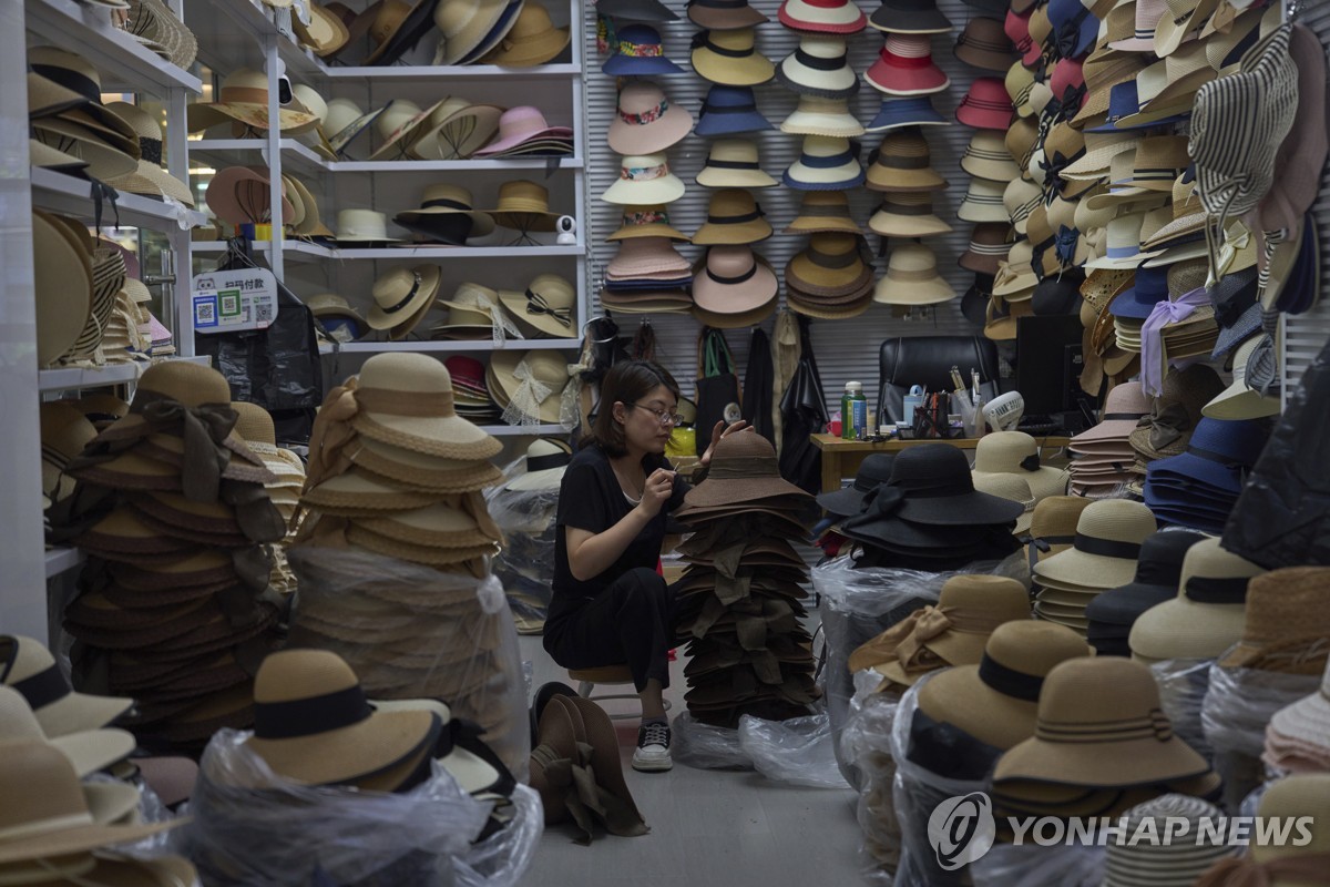 '세계 최대' 中도매시장 스테이블코인 결제?…현장선 "…