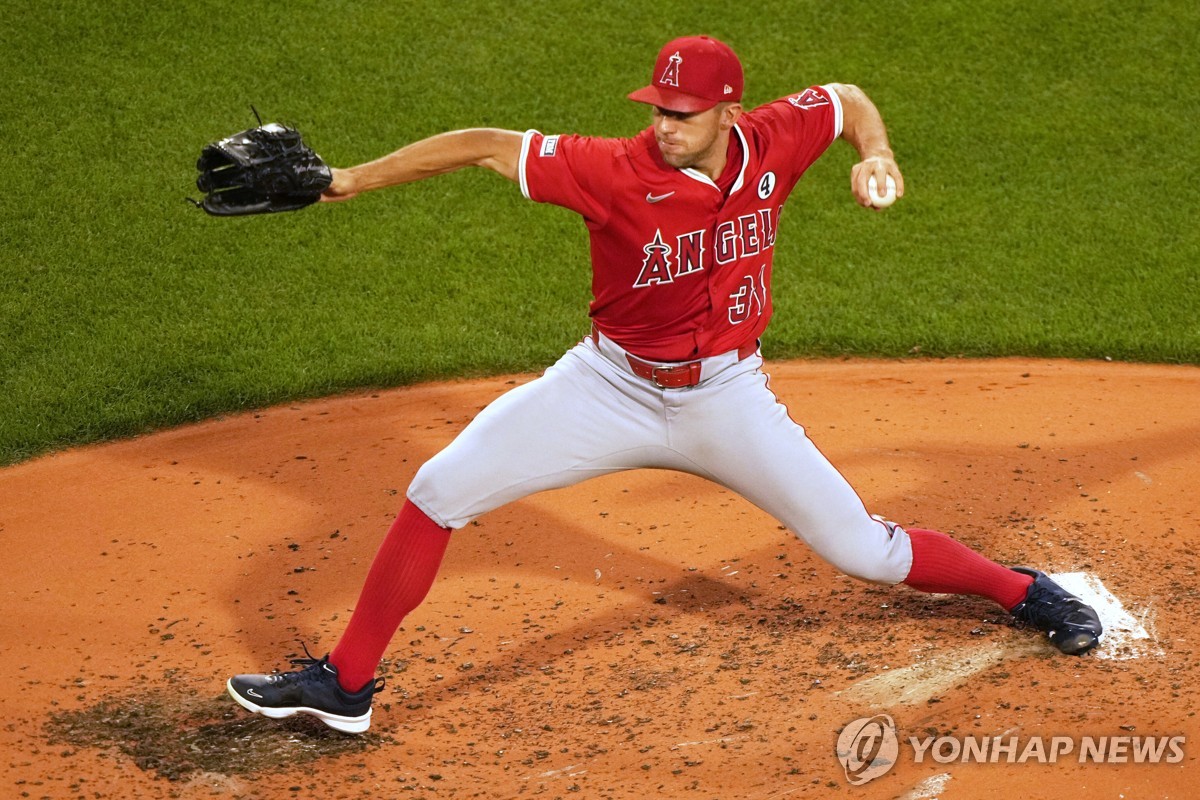 에인절스 앤더슨, 경기 전 상대 팀 코치와 충돌…고성에 욕설