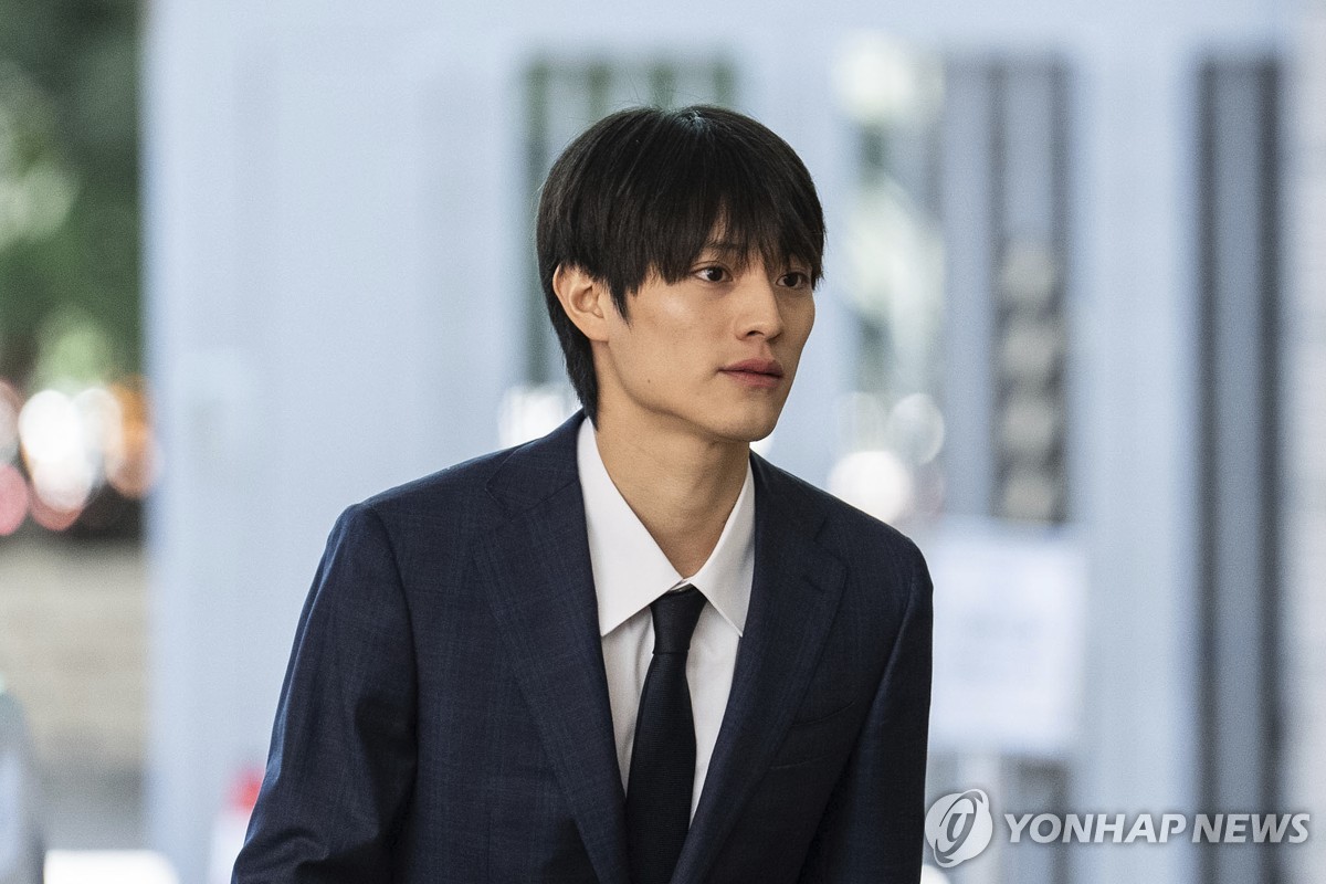 '통역사 강제추행' 日아이돌 멤버 홍콩 법원서 벌금형 선고