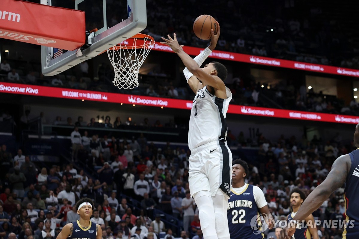 돌아온 '신인류' 웸반야마, 29점 책임지며 샌안토니오 연승 견인