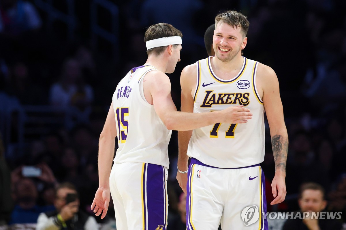 리브스(왼쪽)와 돈치치