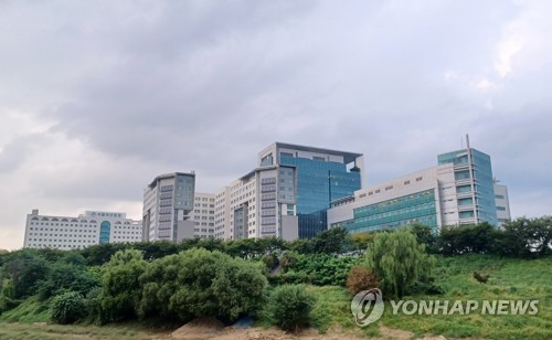 '의료진 성추행' 서울아산병원 교수 5개월 정직…9월 복직