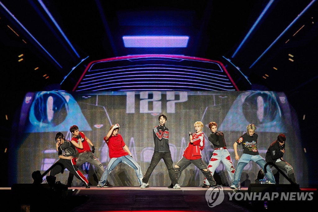 La foto de archivo, proporcionada por la firma SM Entertainment, muestra al grupo de K-pop NCT 127. (Prohibida su reventa y archivo)