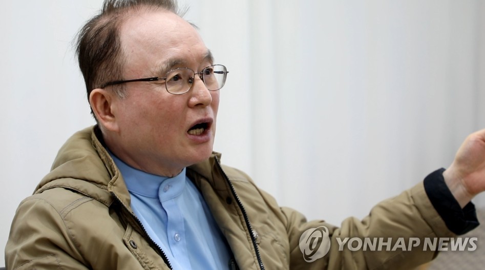 연합뉴스와 인터뷰 중인 김달성 목사