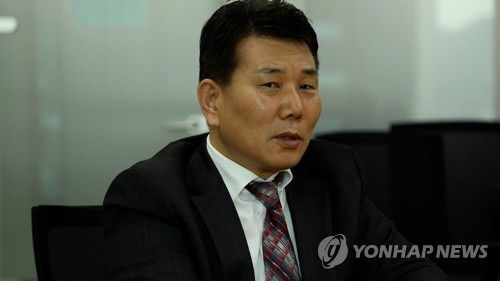 연합뉴스와 인터뷰 중인 서기원 대표