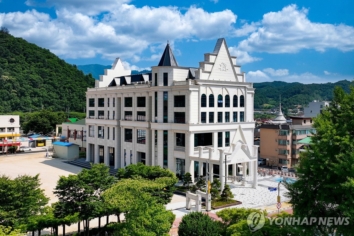 화천 커뮤니티센터 벤치마킹 잇따라…15개월간 70개 기…