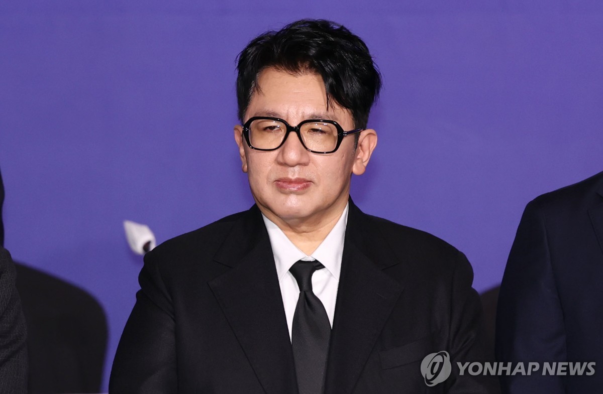 금감원, 방시혁 하이브 의장 소환조사…'사기적 부정거래' 혐의