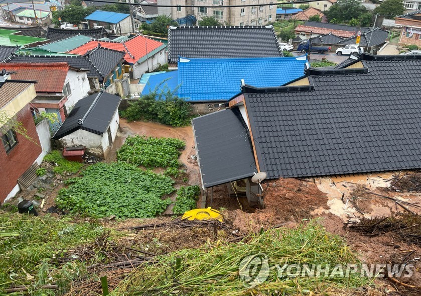 극한호우 실종자 1명 사망 확인…사망자 26명으로 늘어