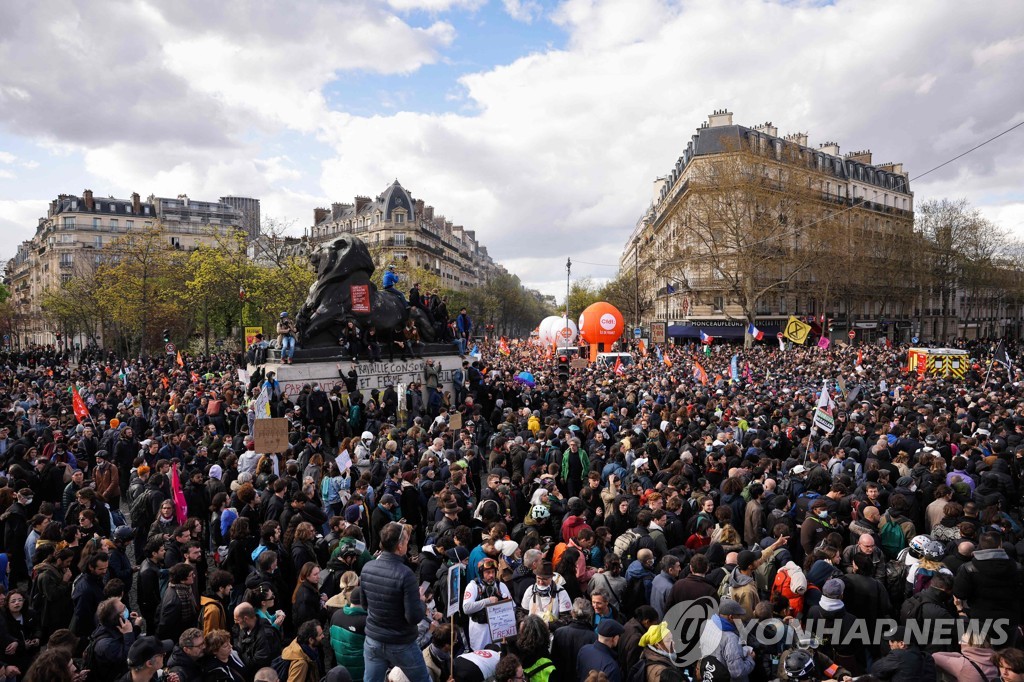 프랑스 파리에서 열린 연금개혁 반대 제11차 시위