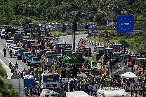 '국경 봉쇄 트랙터 시위'…유럽 농민들 처우 개선 요구