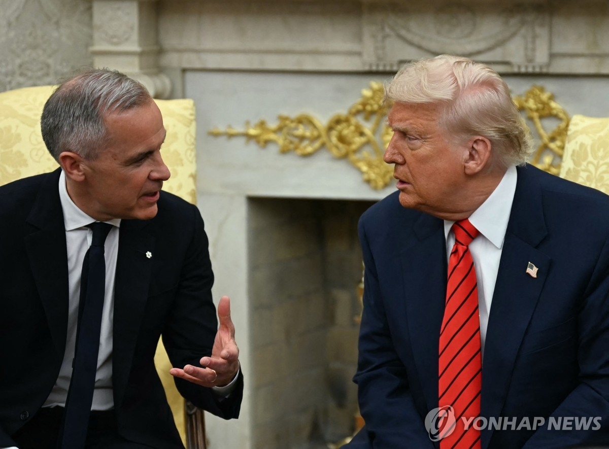 트럼프 "후티, 선박 공격 중단 약속하며 항복…공습 즉각 중단"(종합) | 연합뉴스