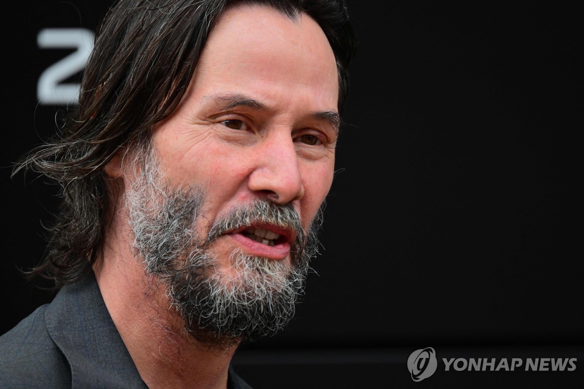美서 도난당했던 배우 키아누 리브스 억대 시계, 칠레서 회수