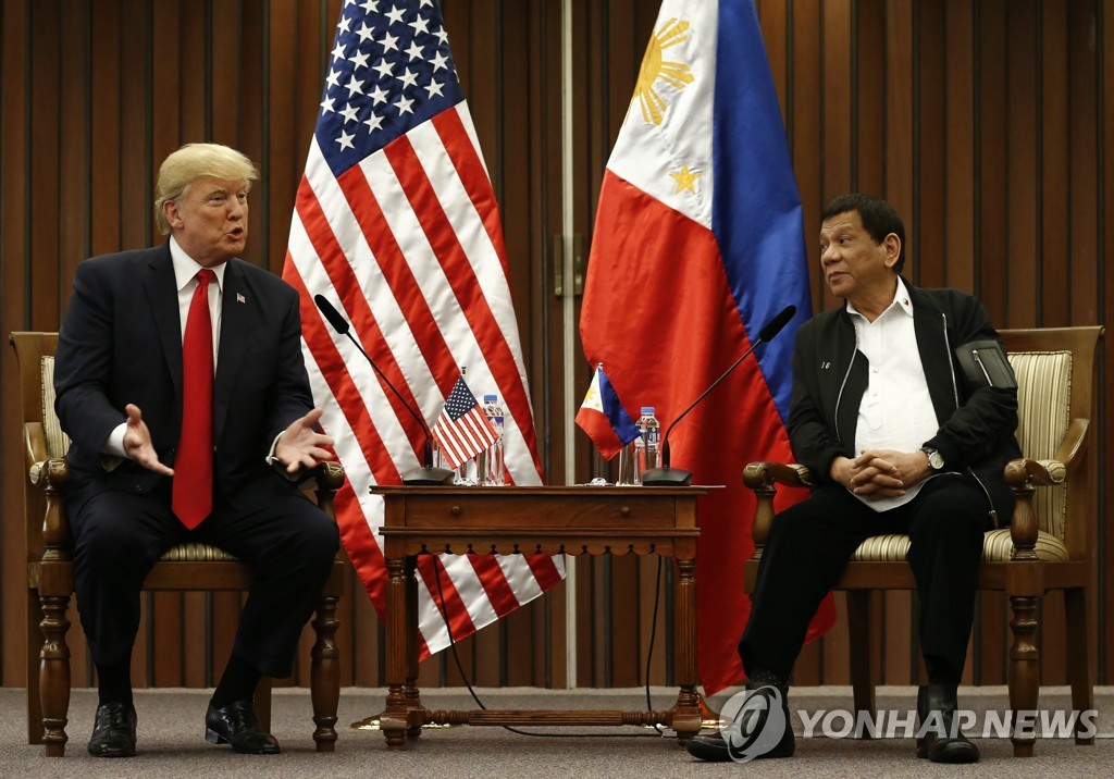 트럼프 美 대통령(왼쪽)과 두테르테 필리핀 대통령