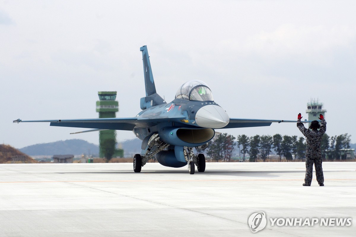 일본 F-2 전투기