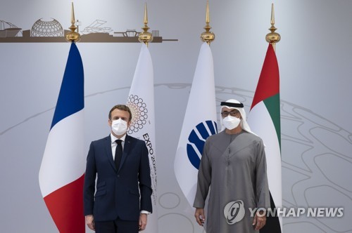 UAE 찾은 마크롱 프랑스 대통령