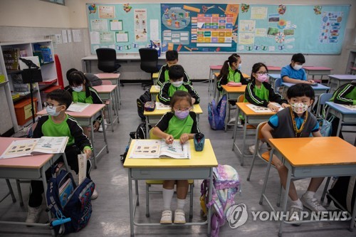 '중국화 가속' 홍콩 공립학교 교사 이직 전년보다 70% 증가