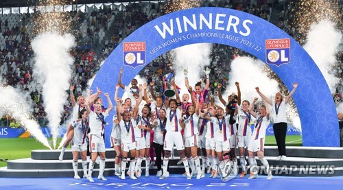 여자축구 리옹, 바르셀로나 꺾고 통산 8번째 UEFA 챔스 우승