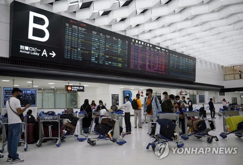 일본 입국자 하루 2만명으로 확대…한국서 오면 격리·검사 면제