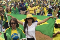 [월드컵] 카나리아색이 극우파 상징?…갈라진 브라질, 때아닌 유니폼 논란
