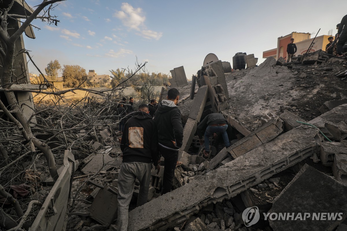공습으로 파괴된 가자지구