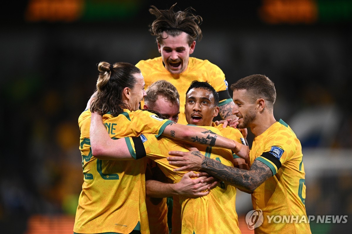 레바논에 2-0 완승 거둔 호주