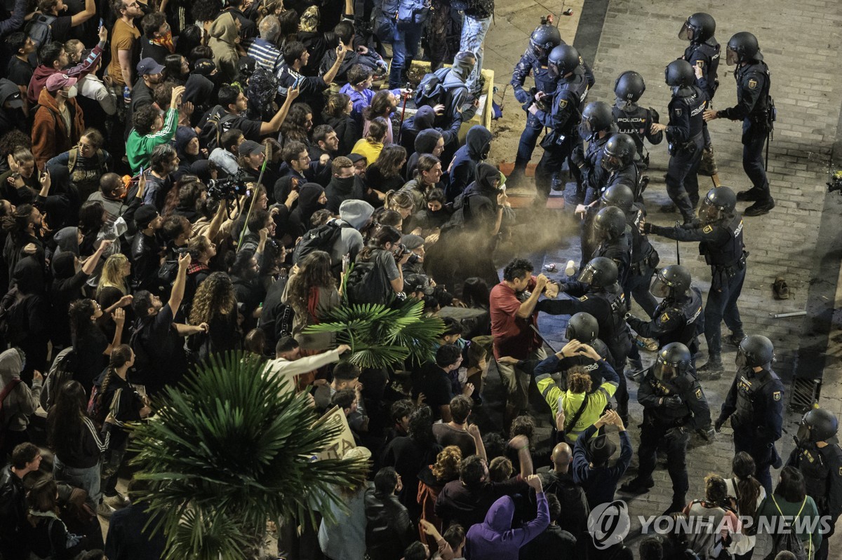 Flood victims in Spain face massive protests over government responsibility… “To the street of 130,000 people”