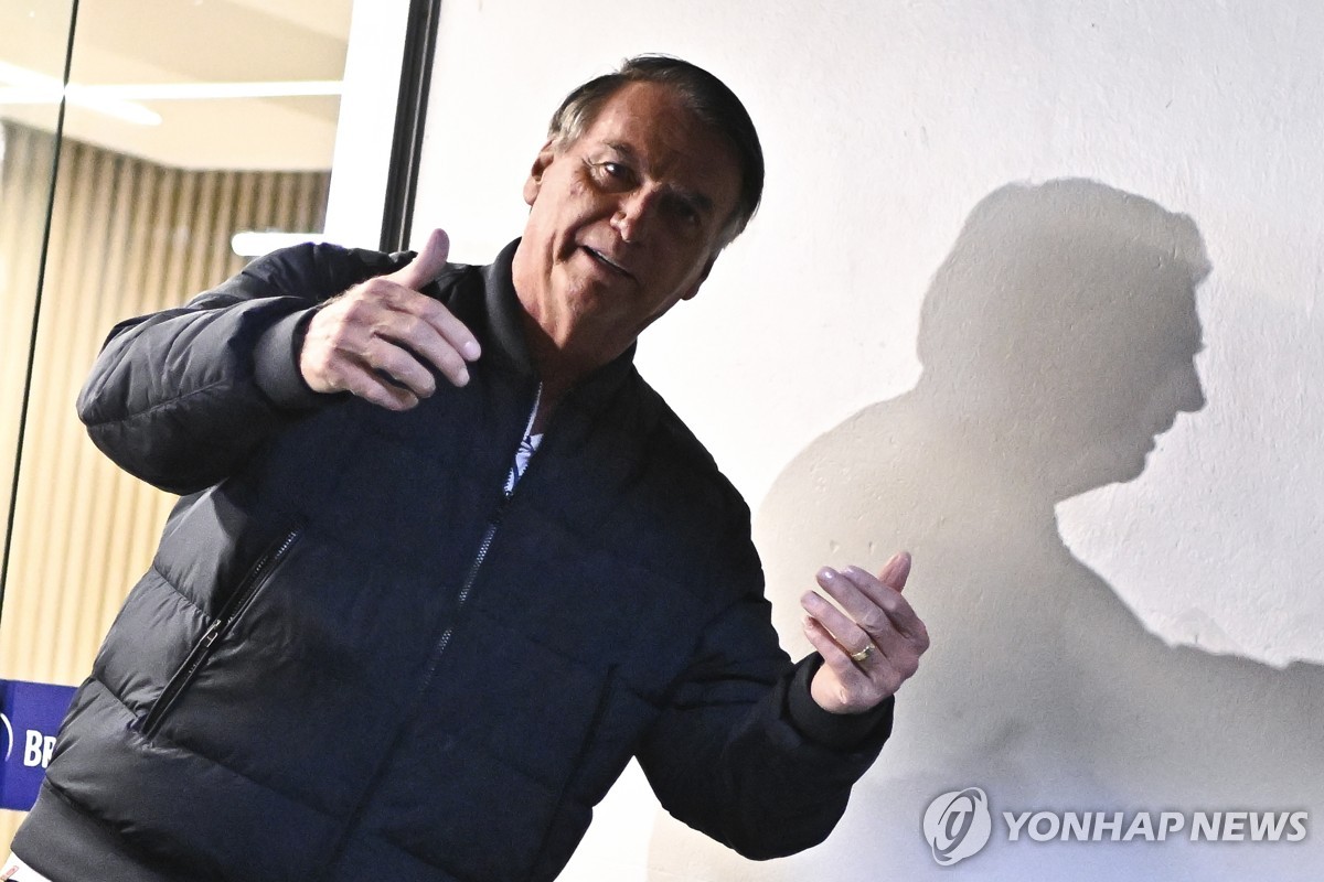브라질 대법관, '전자발찌' 보우소나루 前대통령에 구금…
