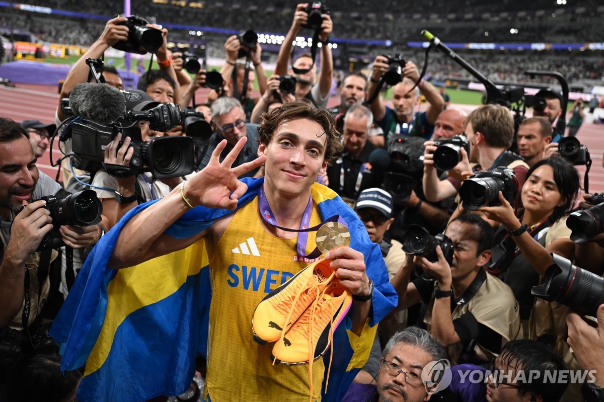 듀플랜티스, 세계육상선수권 3연패