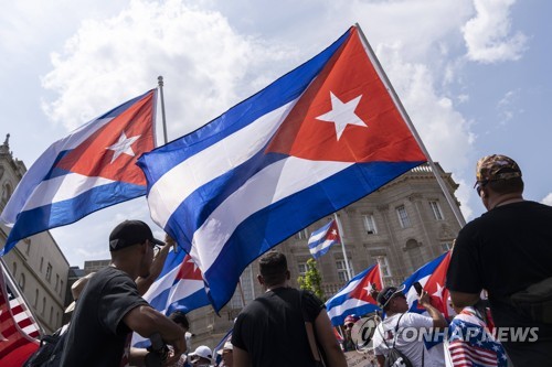 반정부 시위 재발 막으려는 쿠바, 소셜미디어 규제 강화