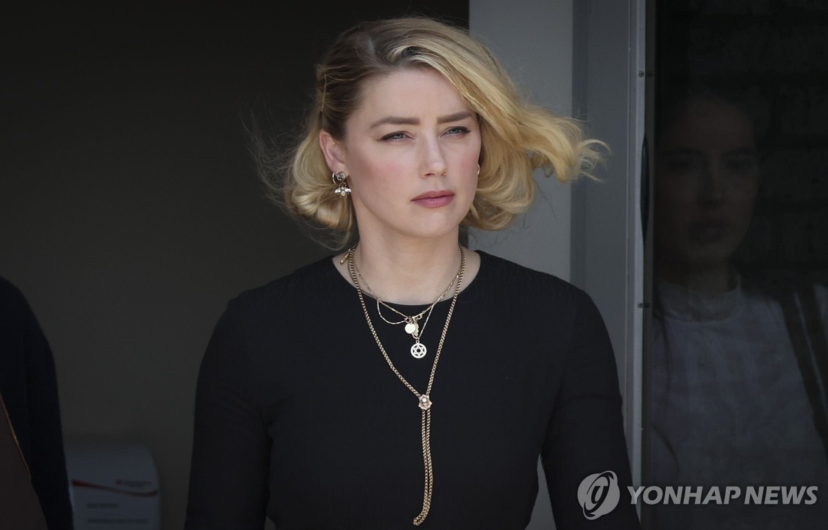 배우 앰버 허드 "쌍둥이 자녀 얻었다"…비혼·대리모 출산 암시