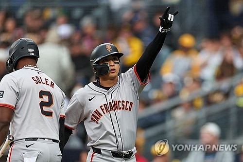 LEAD) Giants rookie Lee Jung-hoo hits 1st MLB home run | Yonhap News Agency