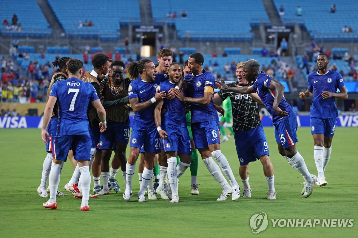 첼시, UEFA 재정 규정 위반 제재금 498억원…바르사도 241억원