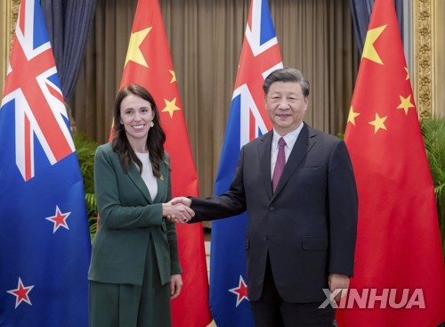 뉴질랜드 총리 "시진핑과 회담 대부분 북한 미사일 논의"